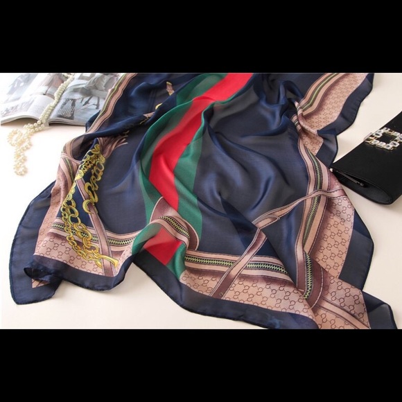 Scarf - Picture 4 of 7